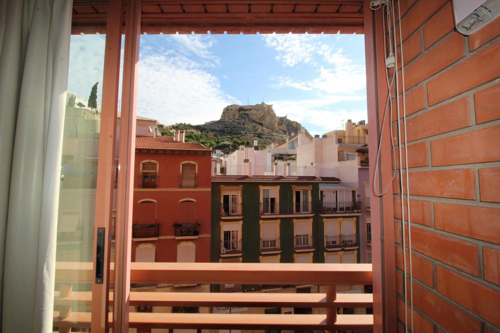 Appartement Castle Views. Terrace. Design Style. Ac. Wifi. Refurbished. Supercentric. *